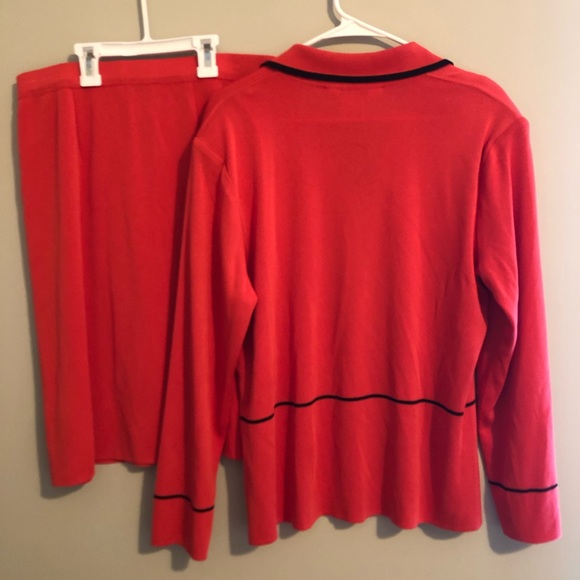 ❤️SOLD❤️ Exclusively Misook Set Orange Skirt Black - Picture 2 of 3